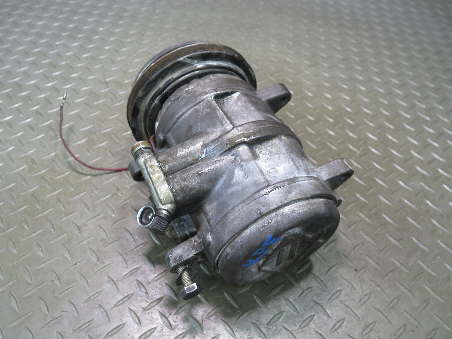 1985-1986 Porsche 928 S 5.0L V8 A/C Air Conditioning Compressor Pump