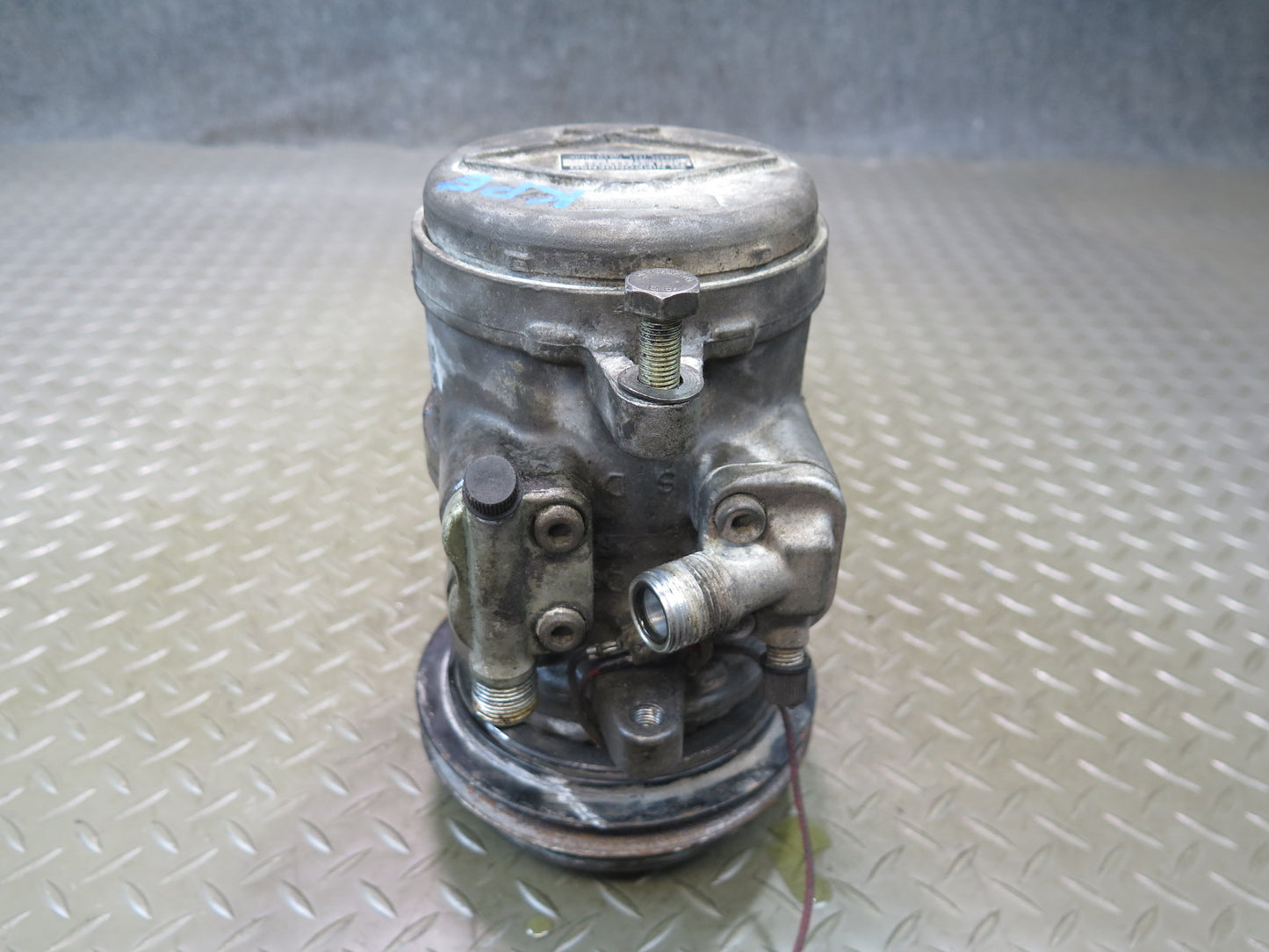 1985-1986 Porsche 928 S 5.0L V8 A/C Air Conditioning Compressor Pump