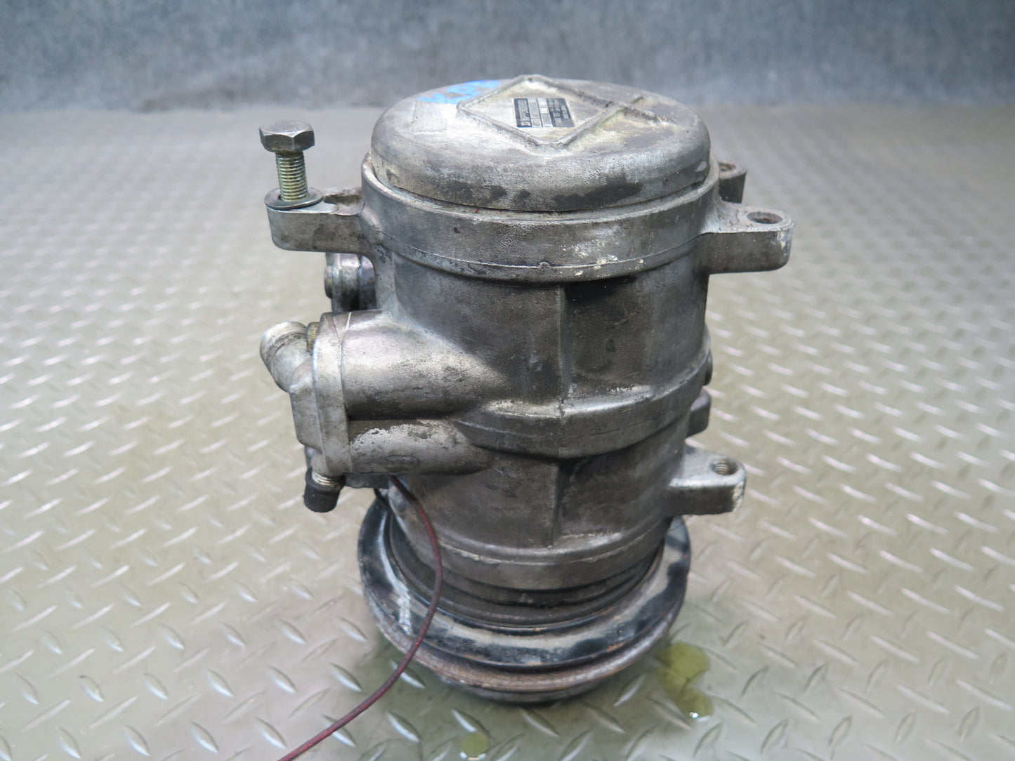 1985-1986 Porsche 928 S 5.0L V8 A/C Air Conditioning Compressor Pump