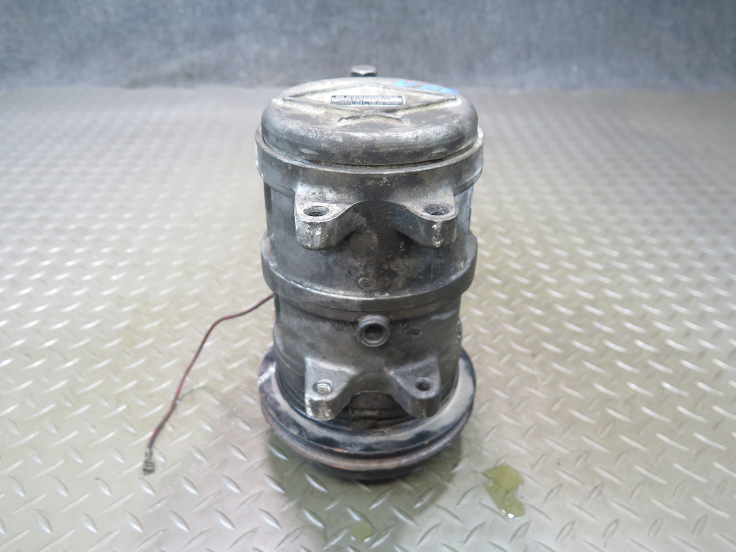 1985-1986 Porsche 928 S 5.0L V8 A/C Air Conditioning Compressor Pump