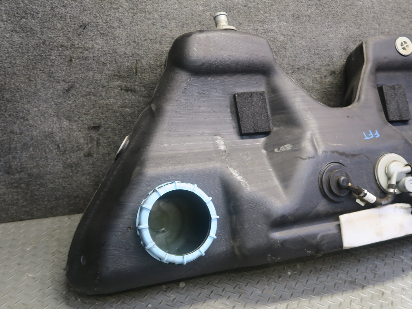 03-05 Ford Thunderbird Gas Fuel Tank Unit OEM