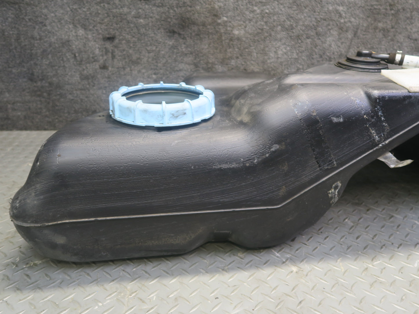 03-05 Ford Thunderbird Gas Fuel Tank Unit OEM