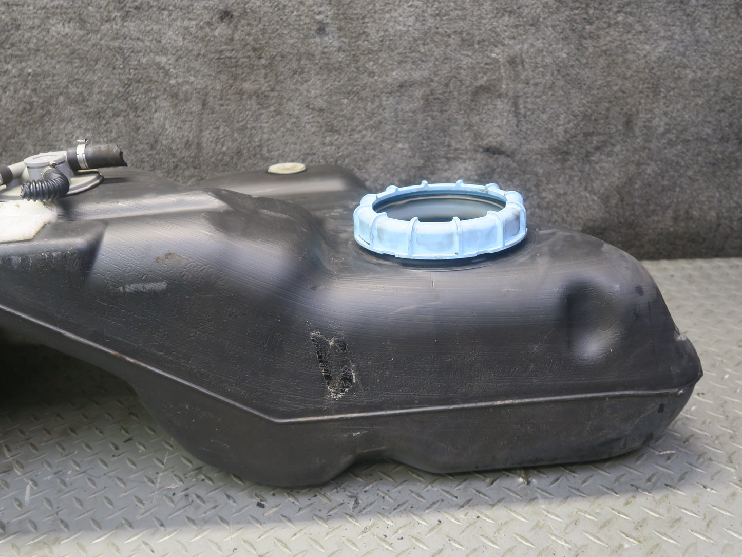 03-05 Ford Thunderbird Gas Fuel Tank Unit OEM