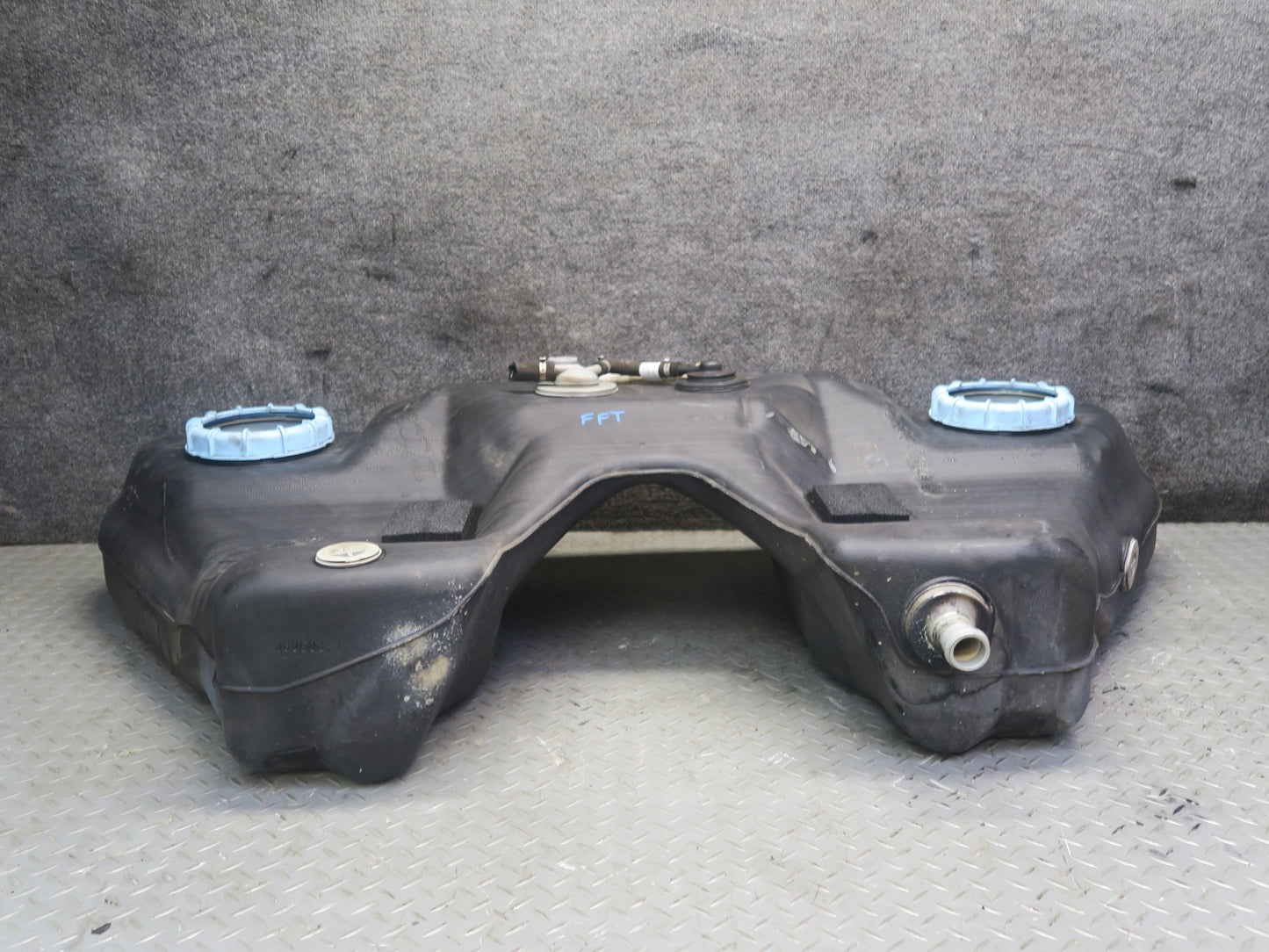03-05 Ford Thunderbird Gas Fuel Tank Unit OEM