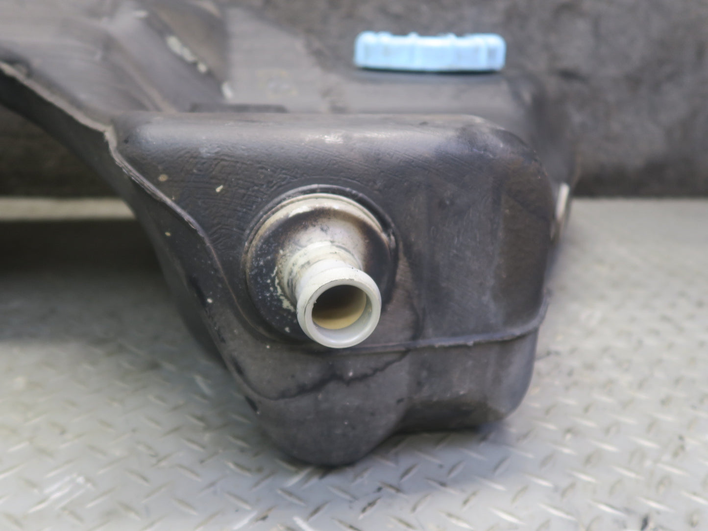 03-05 Ford Thunderbird Gas Fuel Tank Unit OEM