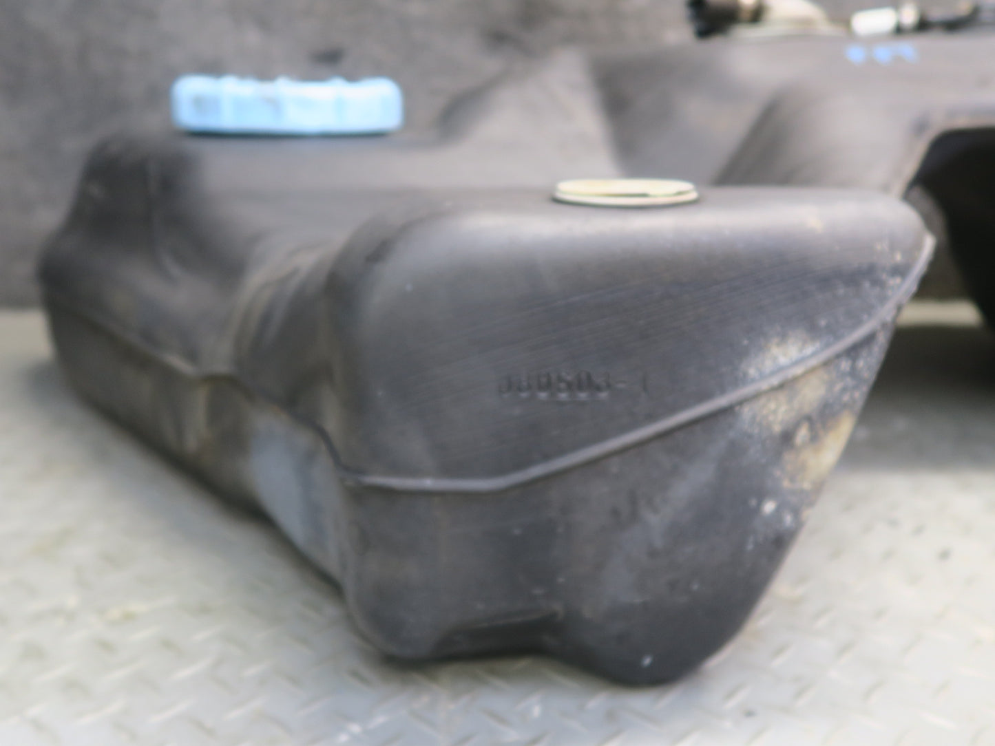 03-05 Ford Thunderbird Gas Fuel Tank Unit OEM