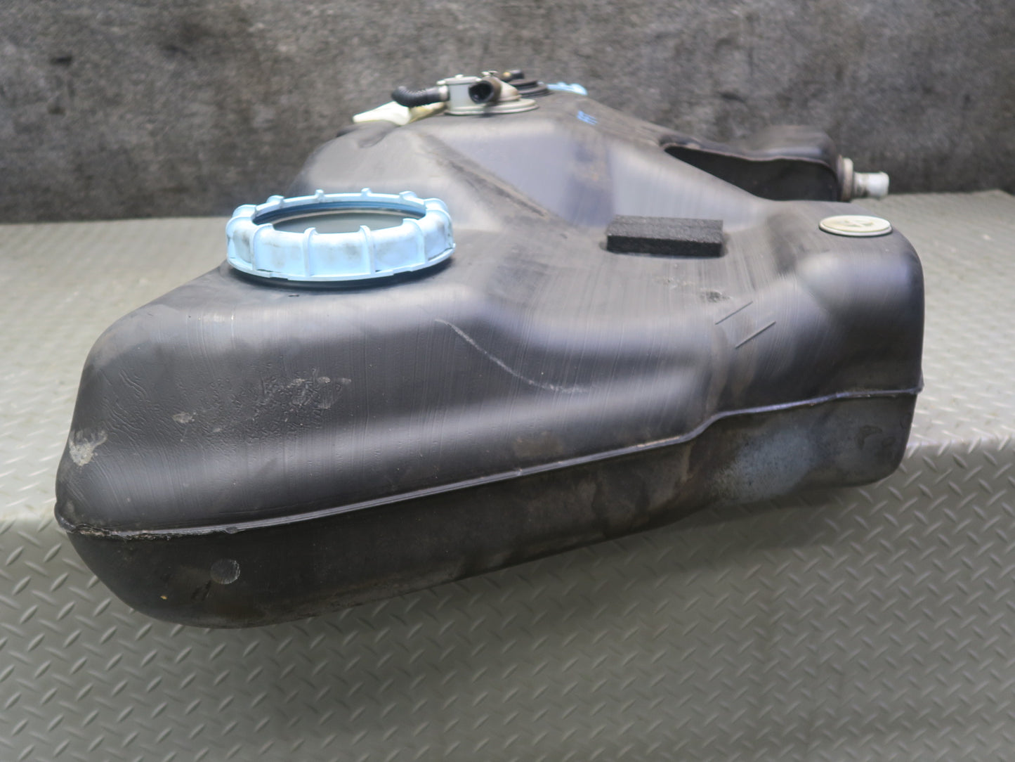 03-05 Ford Thunderbird Gas Fuel Tank Unit OEM