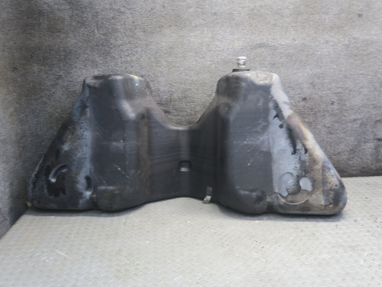 03-05 Ford Thunderbird Gas Fuel Tank Unit OEM
