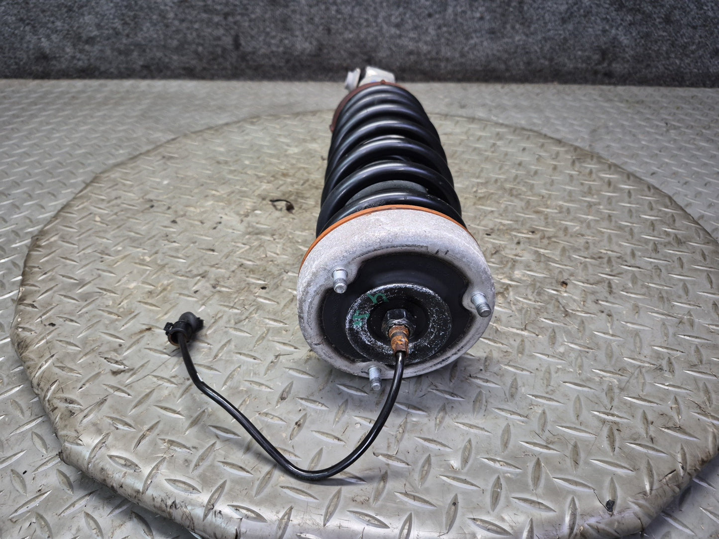 2007-2010 BMW E64 M6 Convertible Rear Left & Right Strut Shock Absorber Set of 2