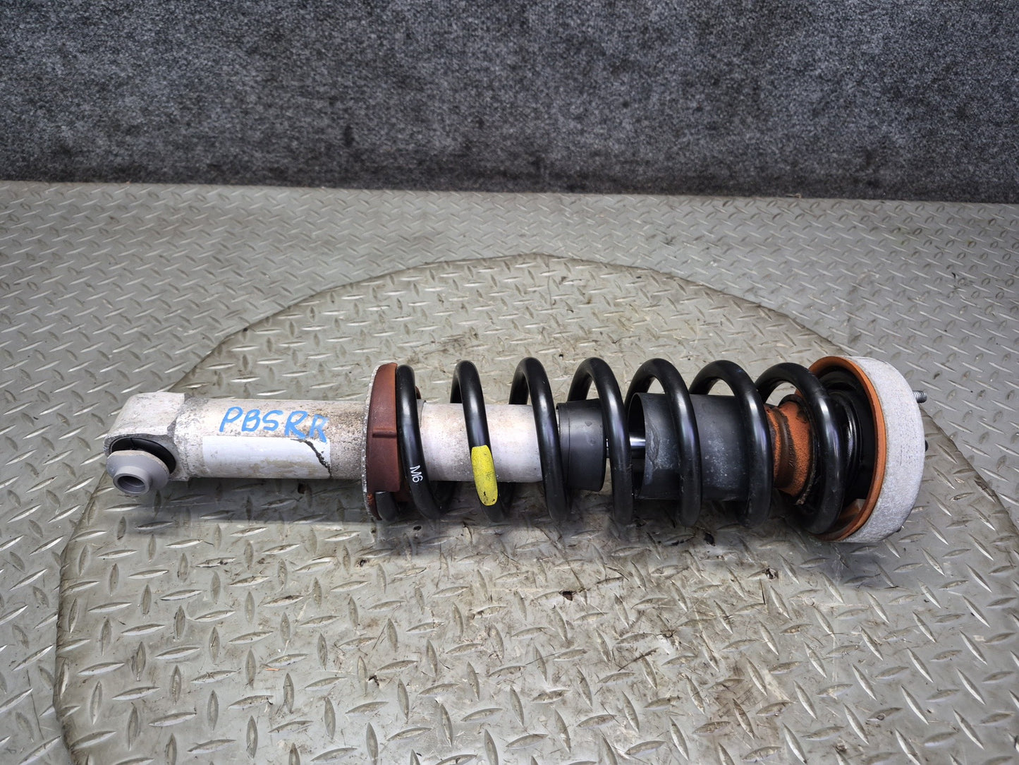 2007-2010 BMW E64 M6 Convertible Rear Left & Right Strut Shock Absorber Set of 2
