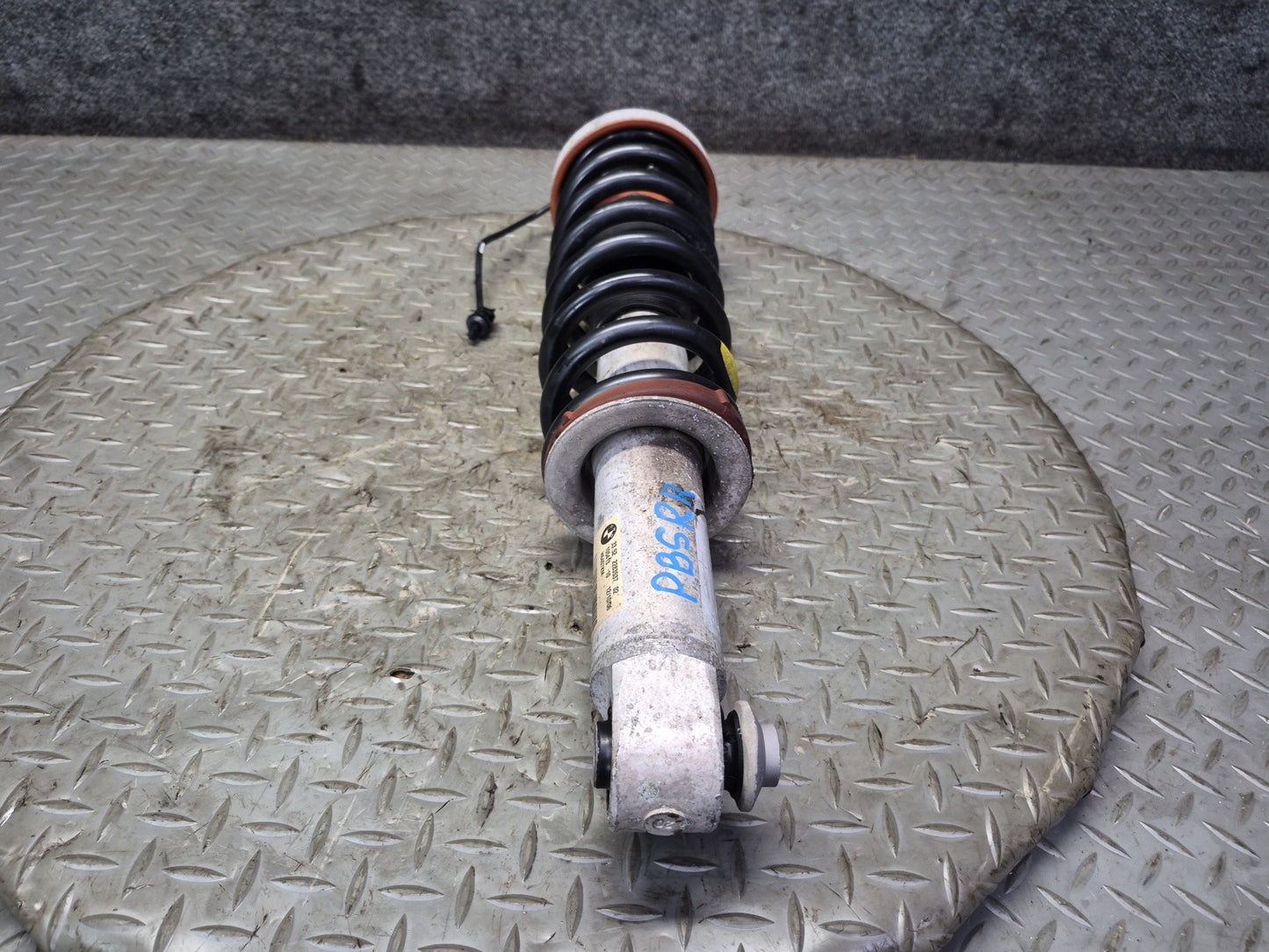 2007-2010 BMW E64 M6 Convertible Rear Left & Right Strut Shock Absorber Set of 2