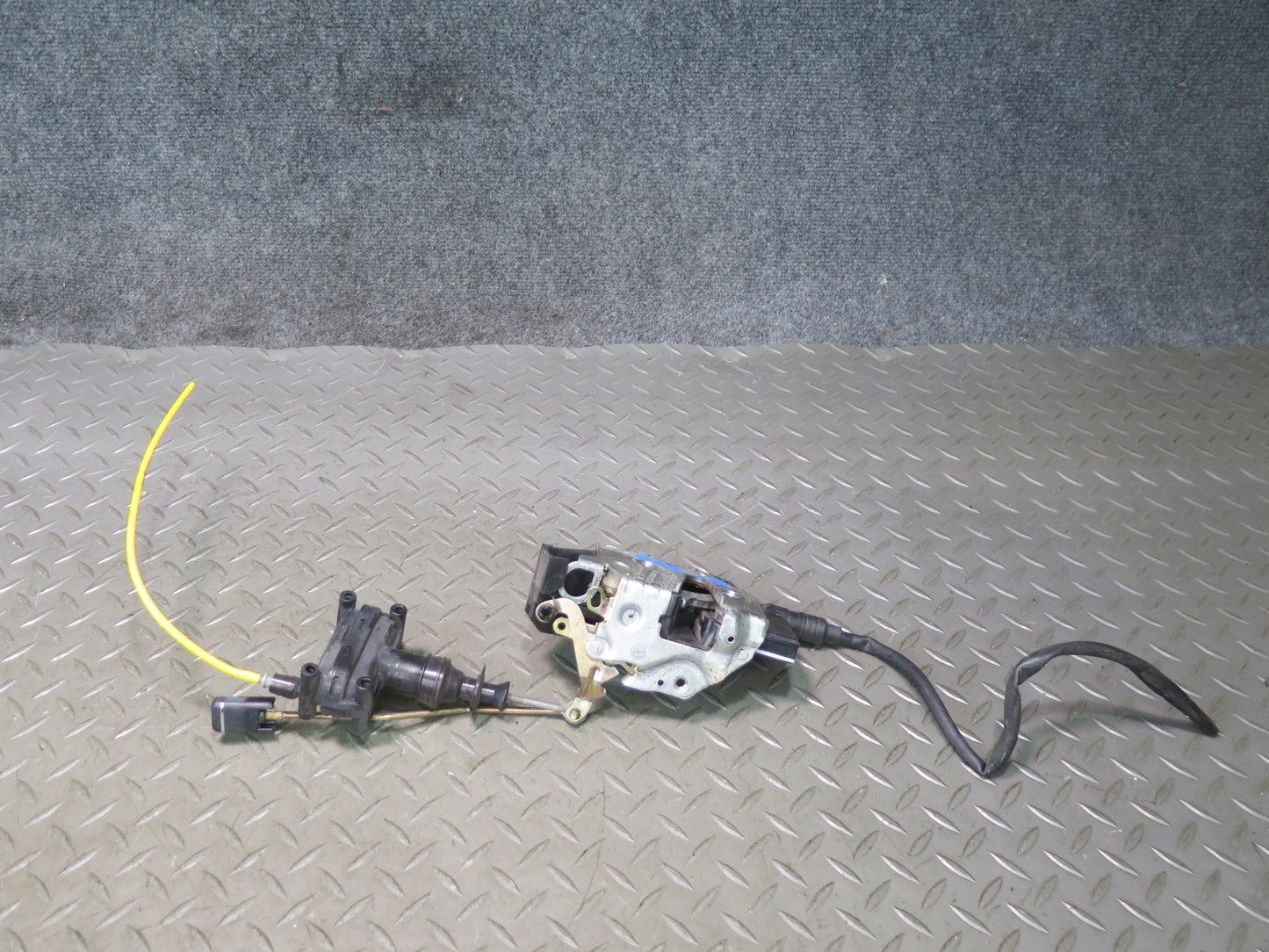 94-02 Mercedes R129 SL500 Right Door Lock Latch w Actuator OEM