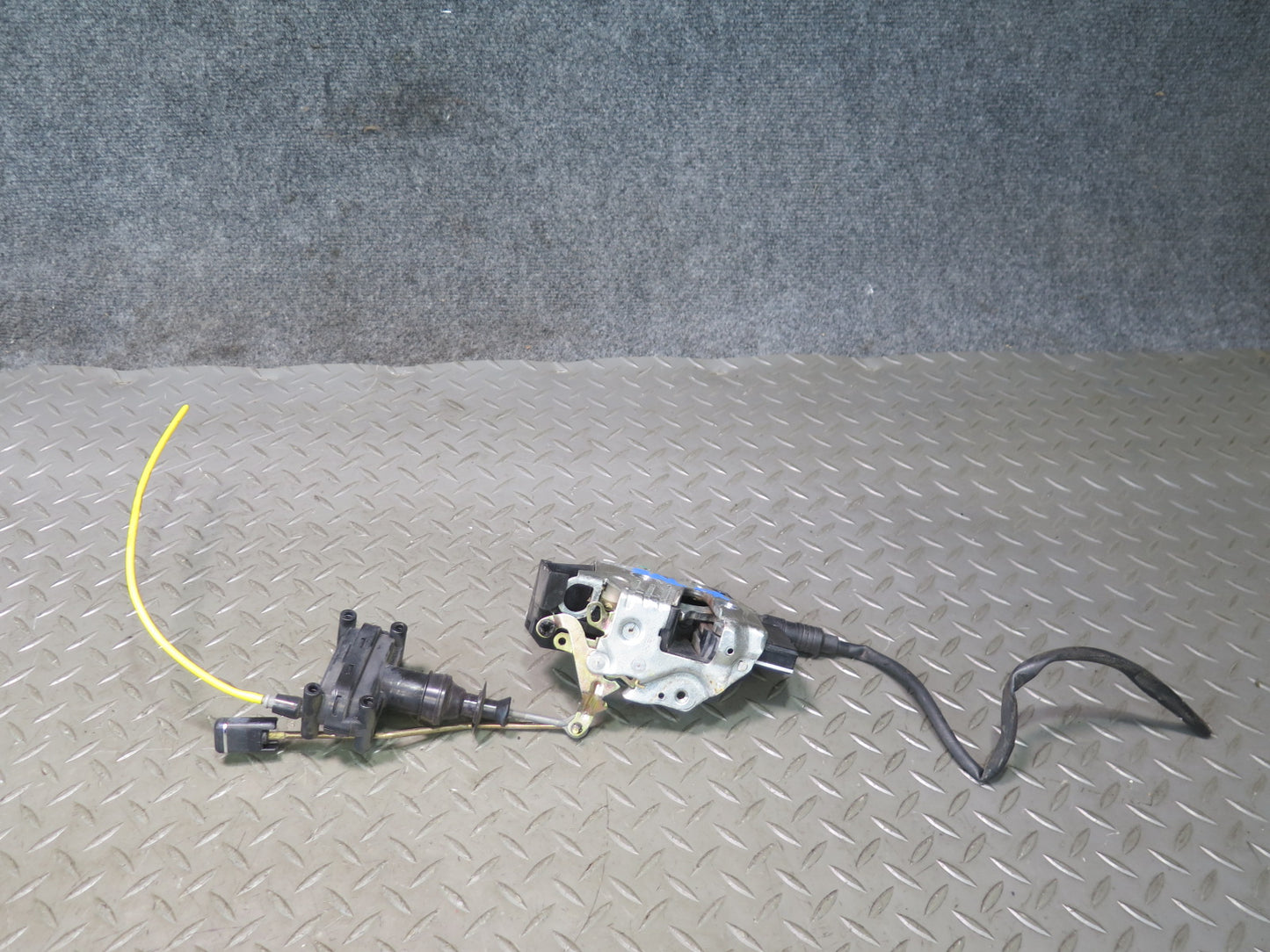 94-02 Mercedes R129 SL500 Right Door Lock Latch w Actuator OEM
