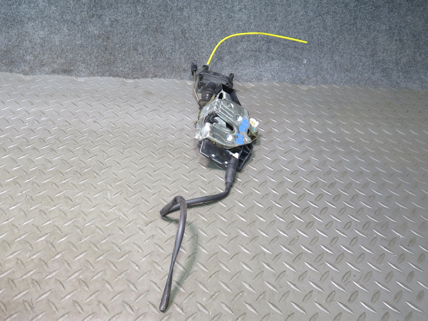 94-02 Mercedes R129 SL500 Right Door Lock Latch w Actuator OEM