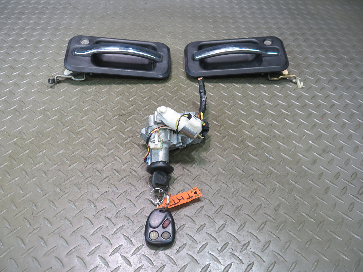 2003-2007 Hummer H2 Ignition Switch KEY Front Left & Right Side Door Handle Set
