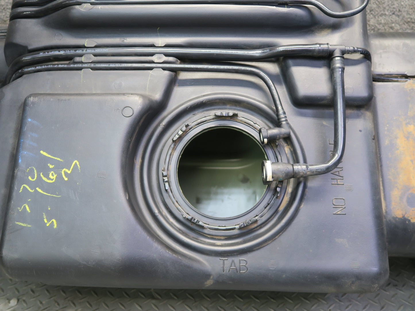 2004-2007 Hummer H2 6.0L Gas Fuel Tank Unit