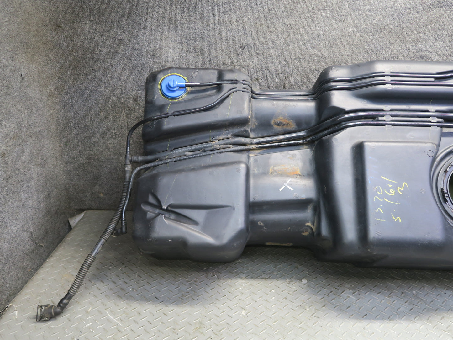 2004-2007 Hummer H2 6.0L Gas Fuel Tank Unit