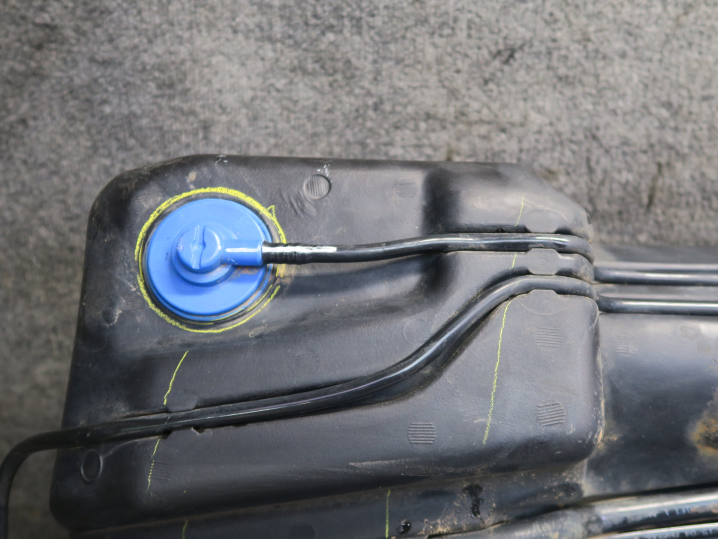 2004-2007 Hummer H2 6.0L Gas Fuel Tank Unit