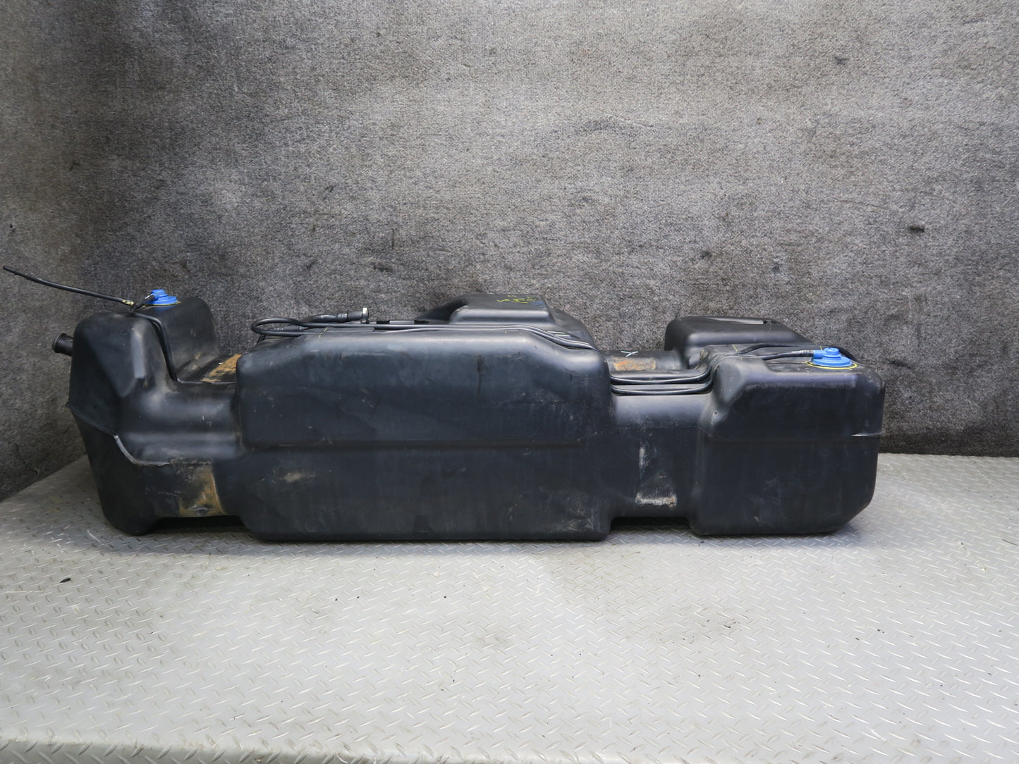 2004-2007 Hummer H2 6.0L Gas Fuel Tank Unit