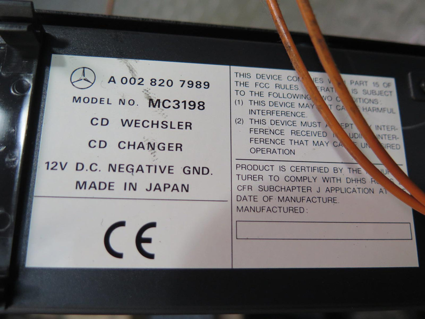 94-02 Mercedes R129 SL CD Changer Player w Magazine 0028207989 OEM