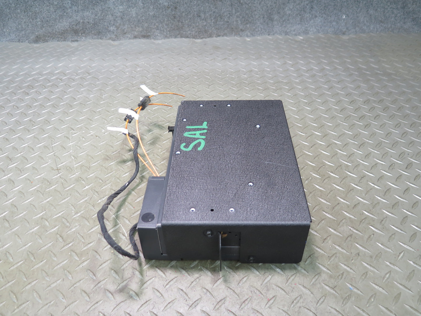 94-02 Mercedes R129 SL CD Changer Player w Magazine 0028207989 OEM