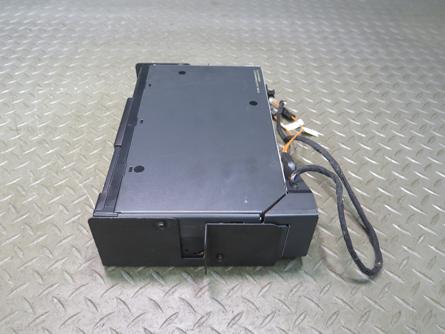 94-02 Mercedes R129 SL CD Changer Player w Magazine 0028207989 OEM