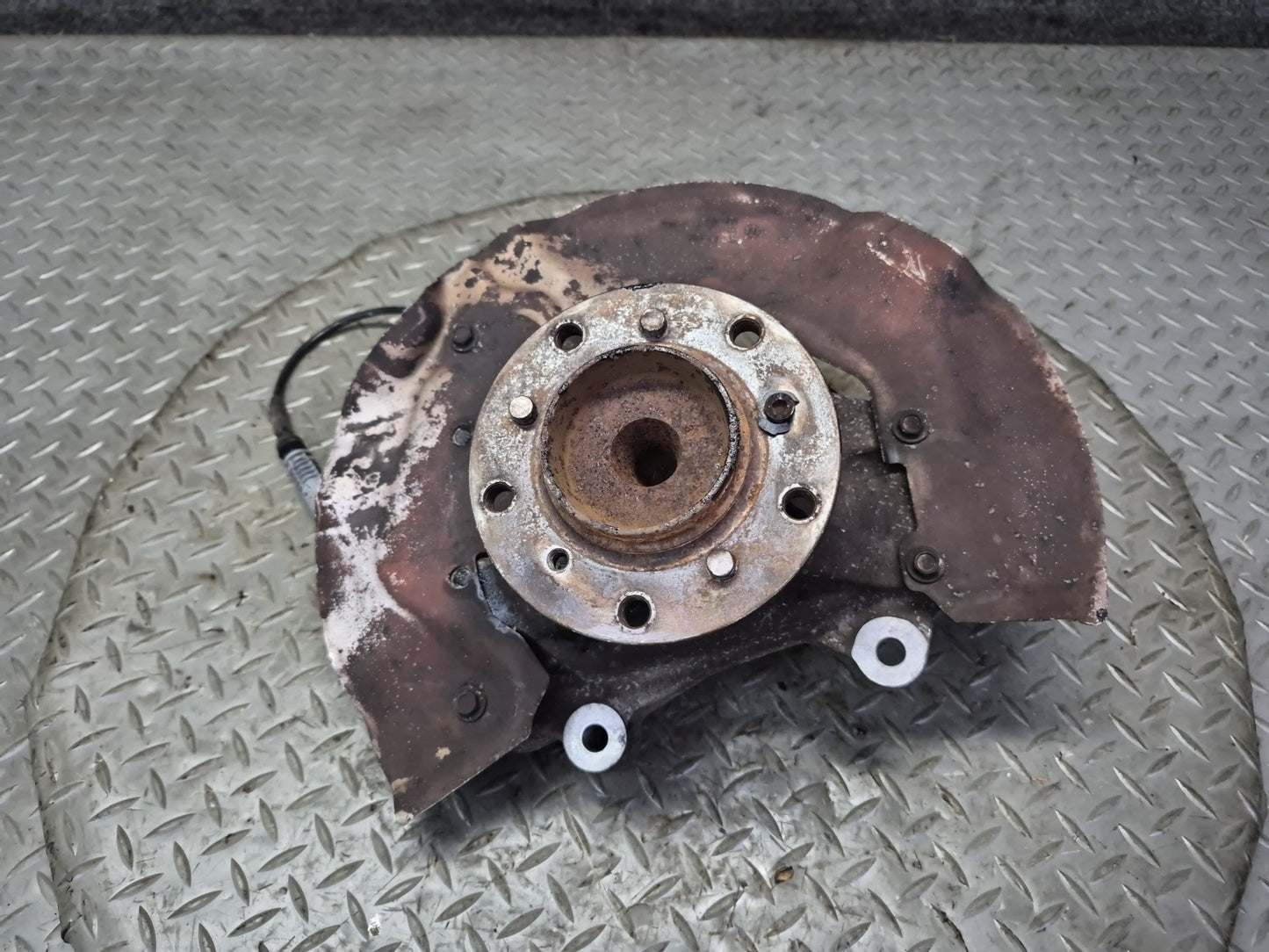 2006-2010 BMW E63 E64 M6 Front Left Side Spindle Knuckle Wheel Hub Bearing