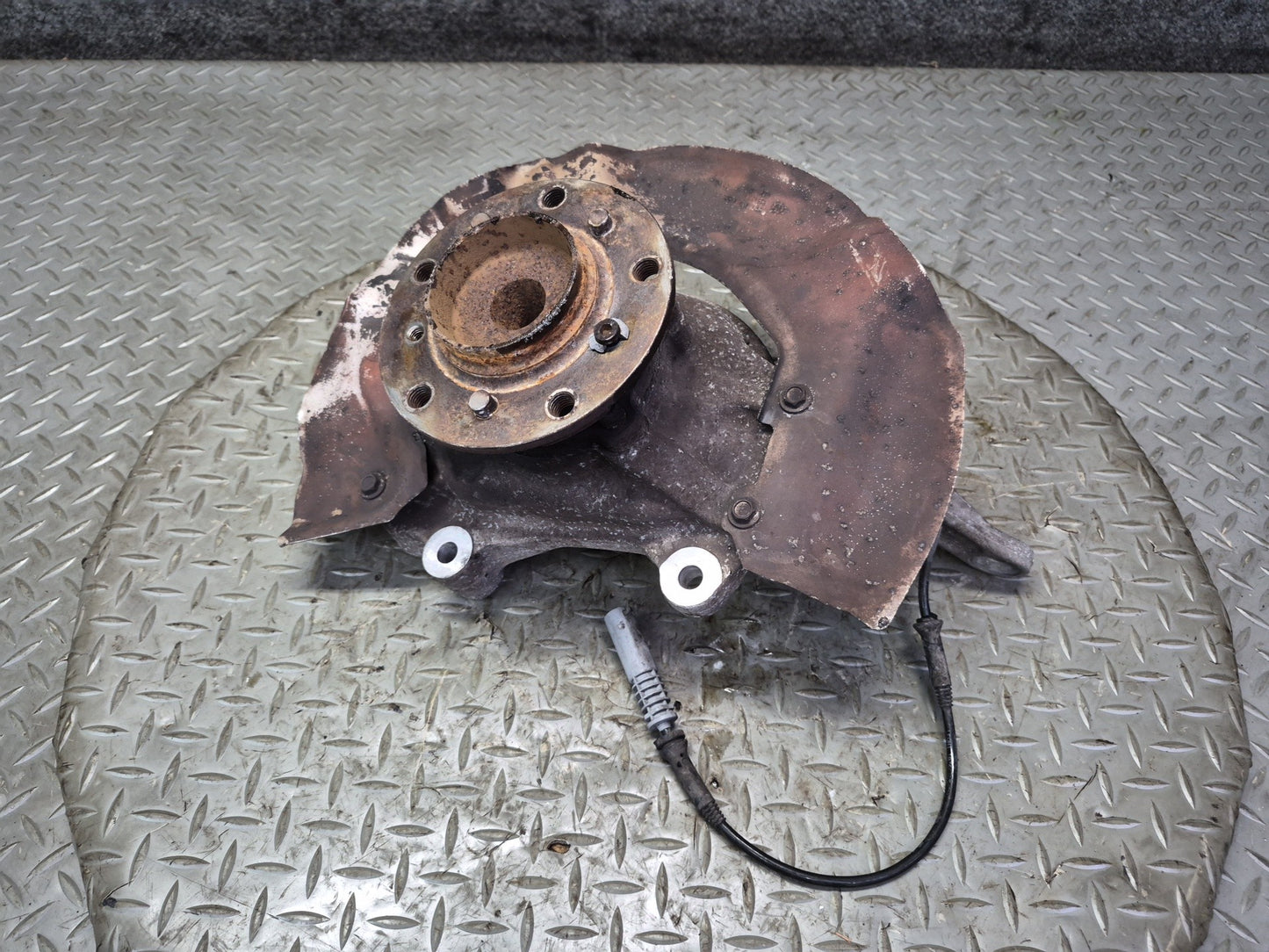 2006-2010 BMW E63 E64 M6 Front Left Side Spindle Knuckle Wheel Hub Bearing
