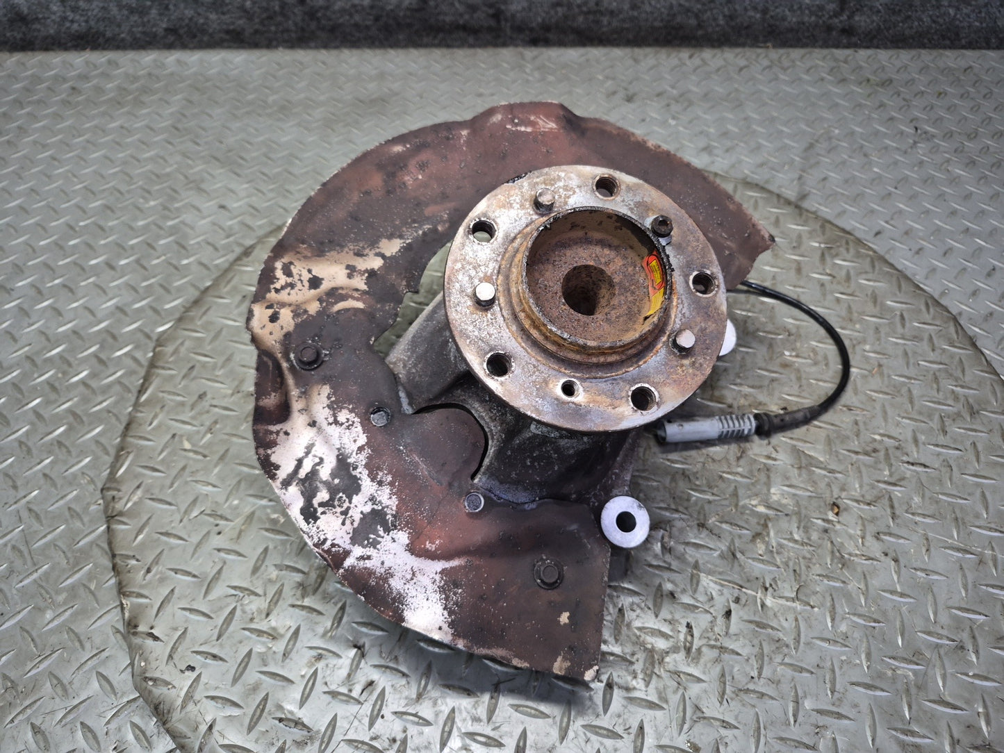 2006-2010 BMW E63 E64 M6 Front Left Side Spindle Knuckle Wheel Hub Bearing