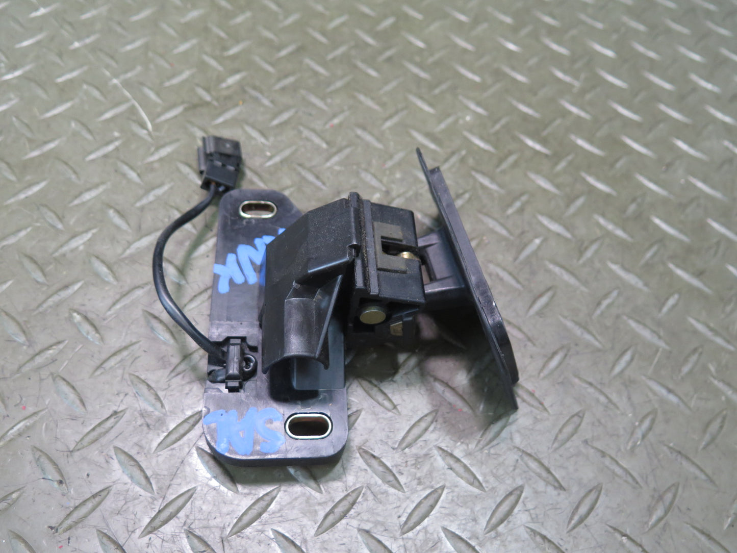 94-02 Mercedes R129 SL500 SL600 Rear Trunk Lock Latch OEM