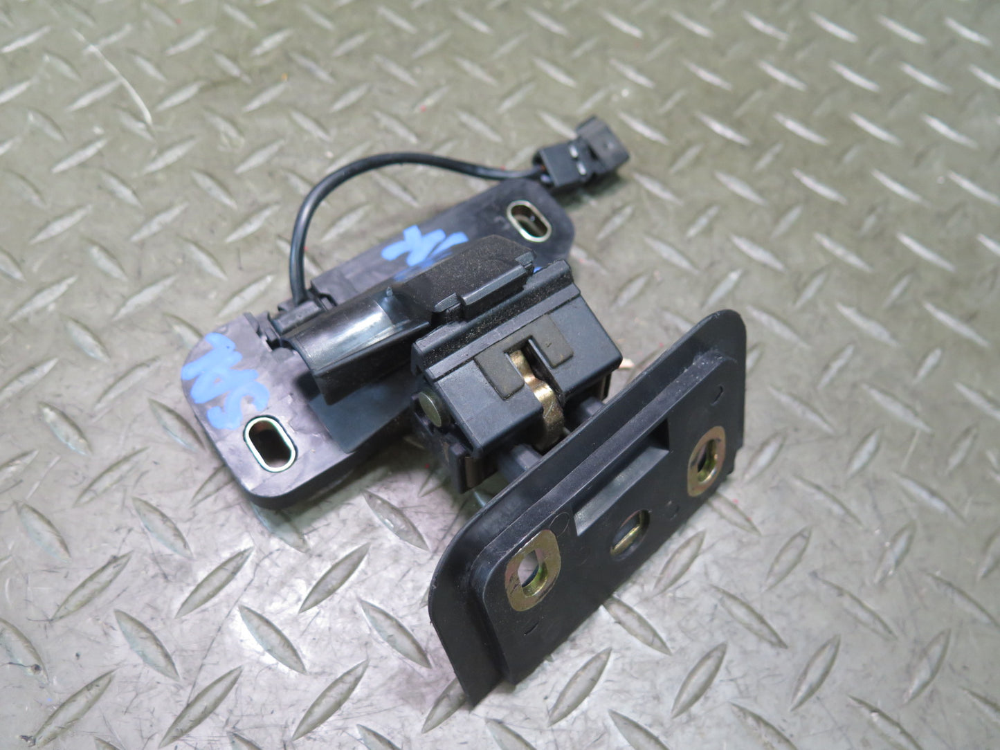 94-02 Mercedes R129 SL500 SL600 Rear Trunk Lock Latch OEM