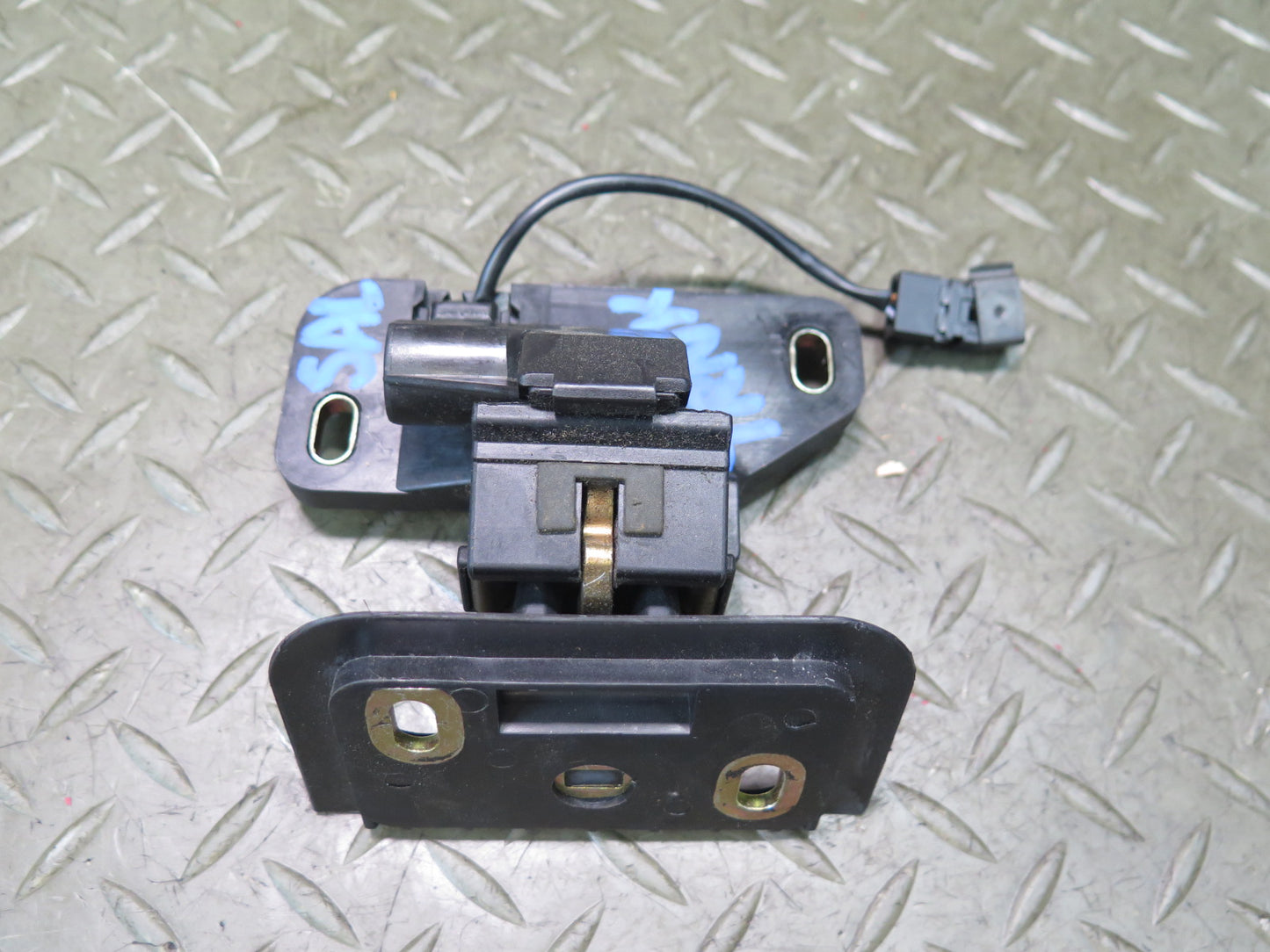 94-02 Mercedes R129 SL500 SL600 Rear Trunk Lock Latch OEM