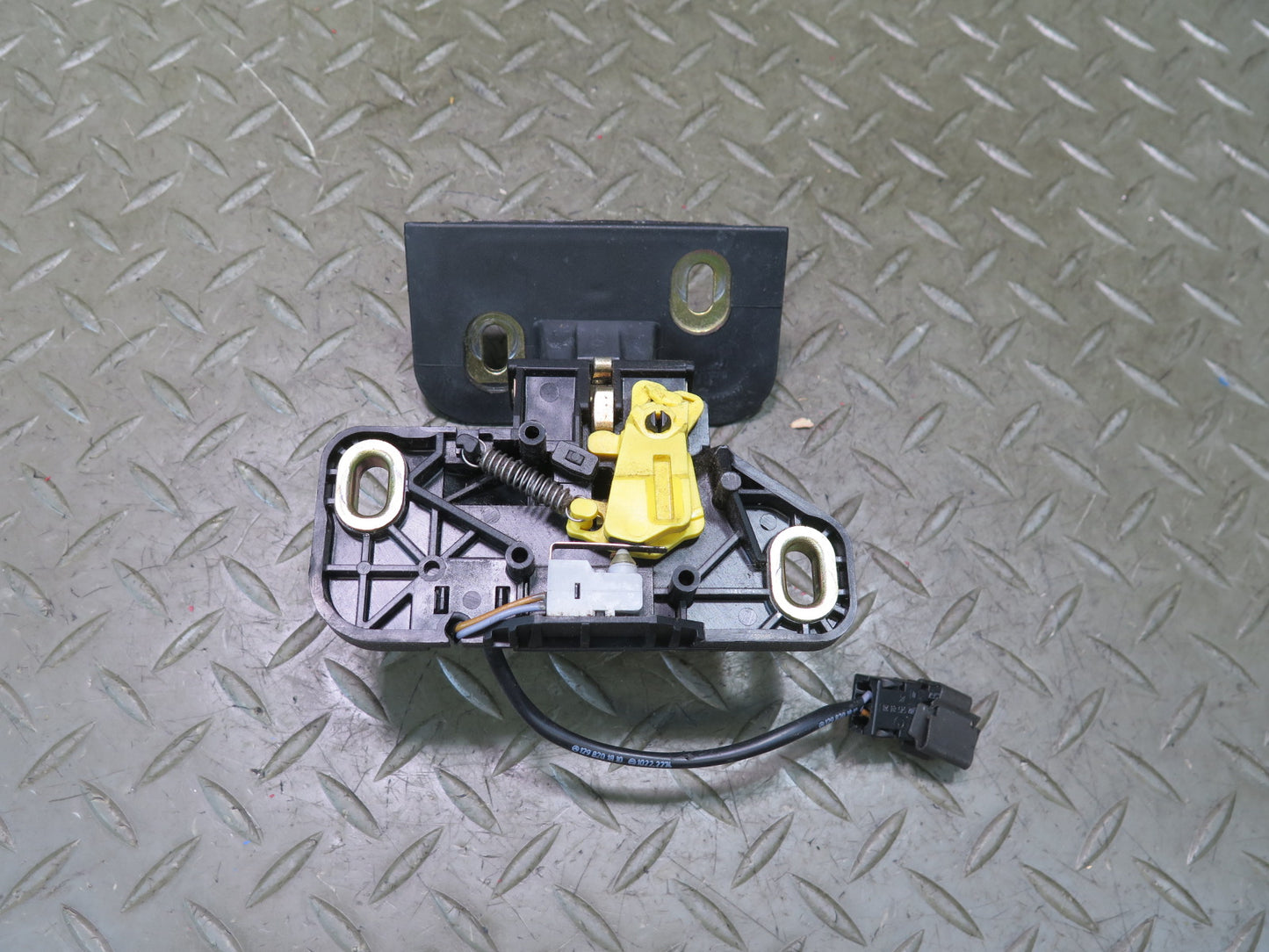 94-02 Mercedes R129 SL500 SL600 Rear Trunk Lock Latch OEM
