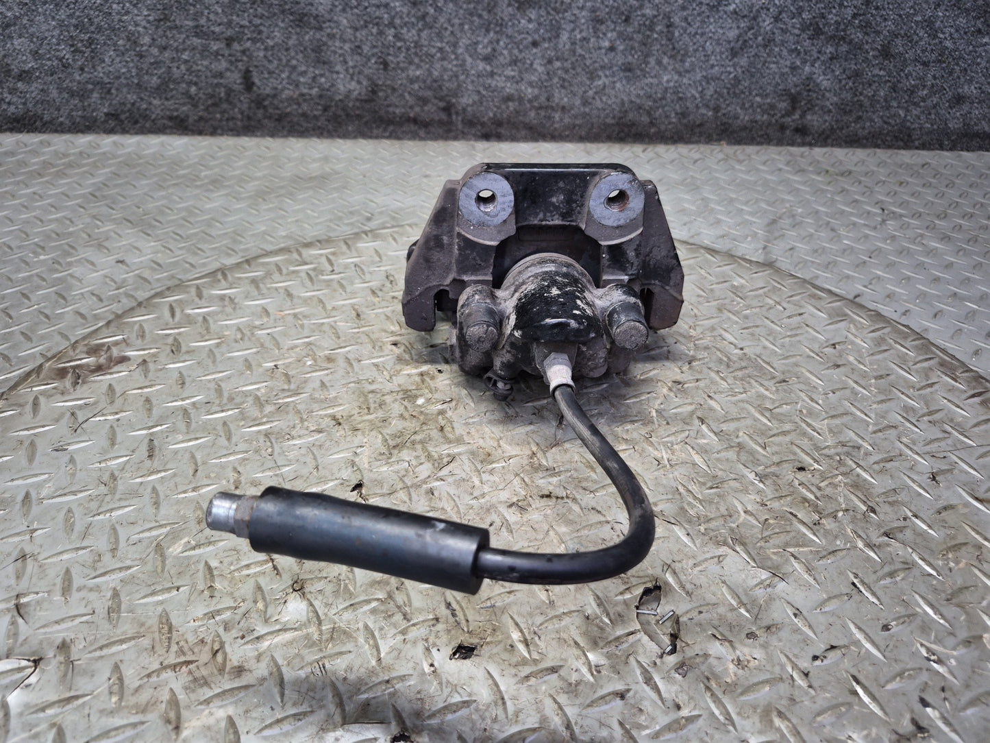 2006-2010 BMW E63 E64 M6 Rear Left & Right Side Brake Caliper Set of 2