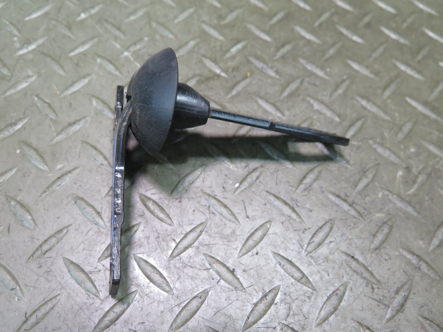94-02 Mercedes R129 SL500 SL600 Set of 2 Soft TOP Roof Locking PIN Guide OEM