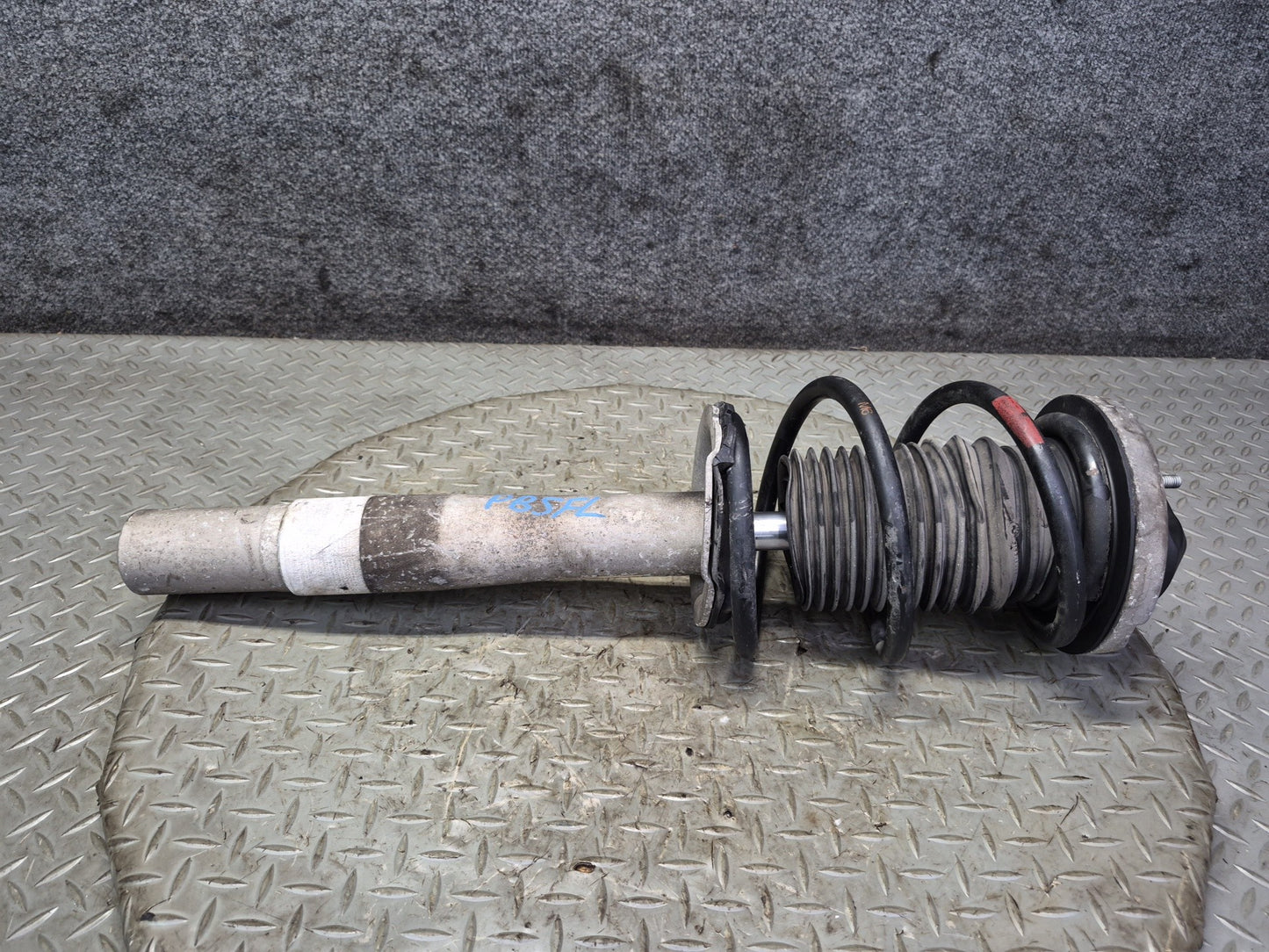 2007-2010 BMW E64 M6 Convertible Front Left & Right Strut Shock Absorber Set