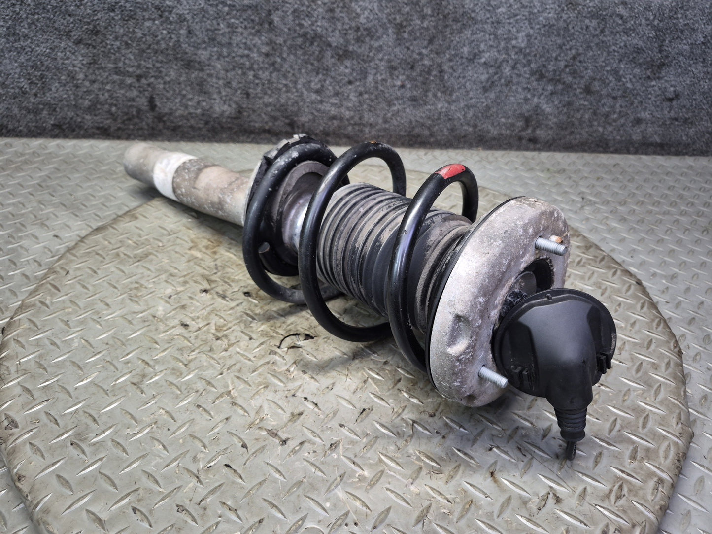 2007-2010 BMW E64 M6 Convertible Front Left & Right Strut Shock Absorber Set