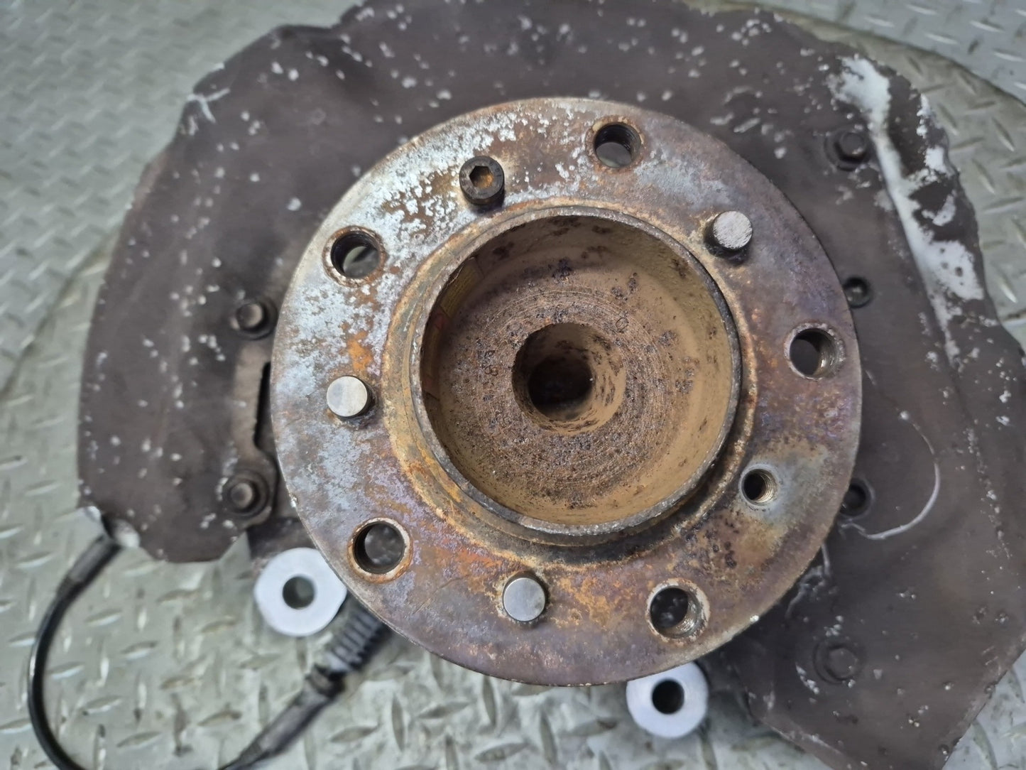 2006-2010 BMW E63 E64 M6 Front Right Side Spindle Knuckle Wheel Hub Bearing