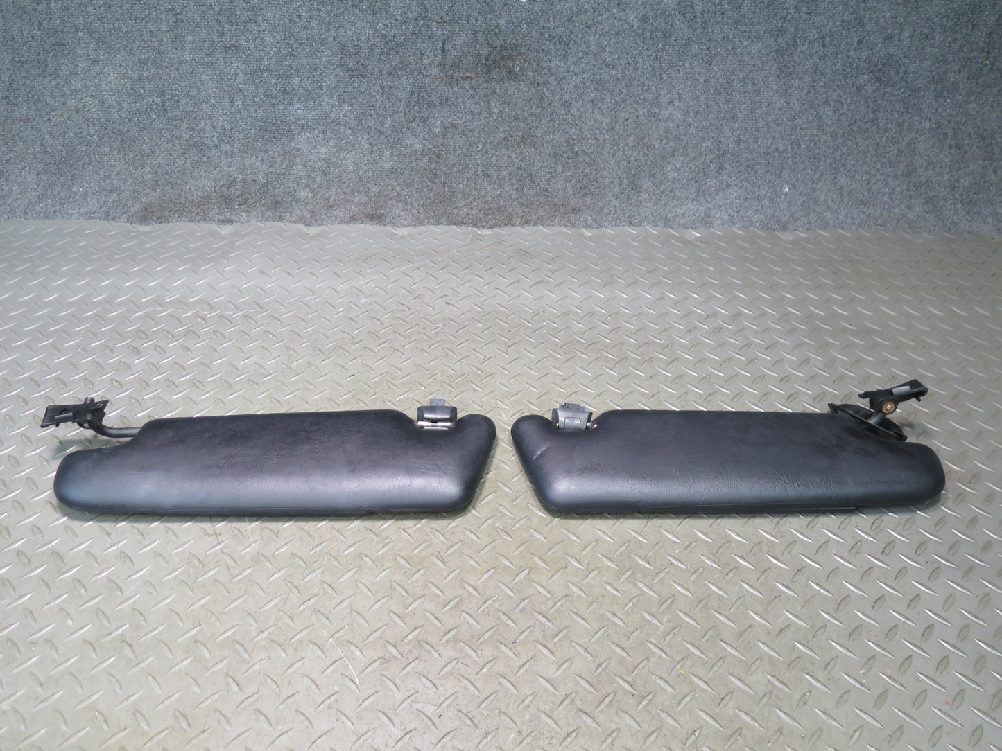 96-02 Mercedes R129 Sl-class Set of 2 Front Left & Right Sun Visor Black OEM