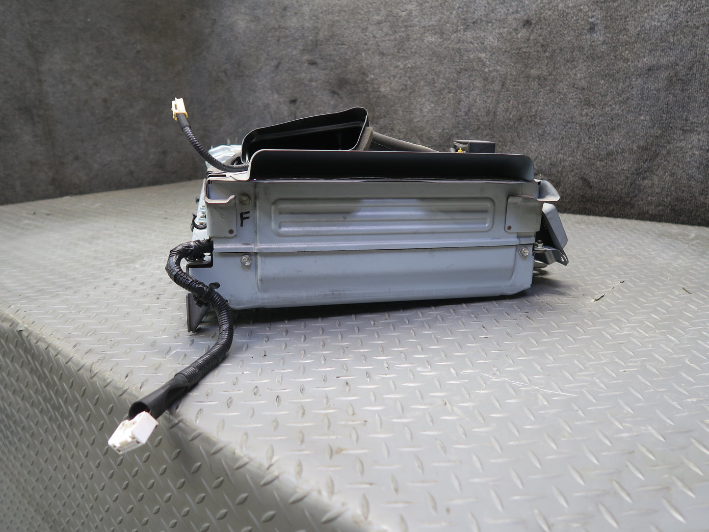 08-09 Lexus UVF46L LS600h Hybrid Battery Assembly G9510-50011 158k Miles OEM