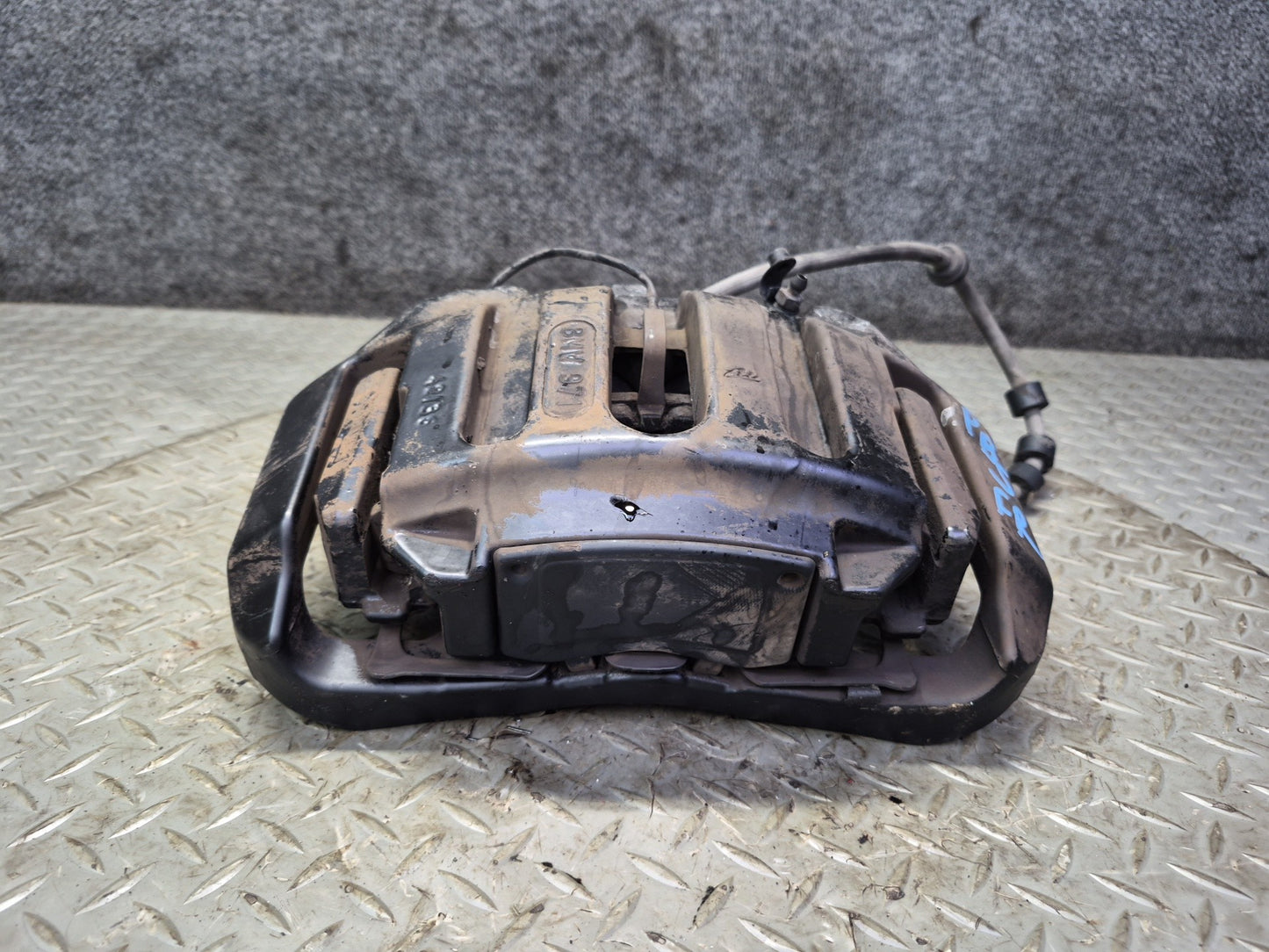 2006-2010 BMW E63 E64 M6 Front Left & Right Side Brake Caliper Set of 2