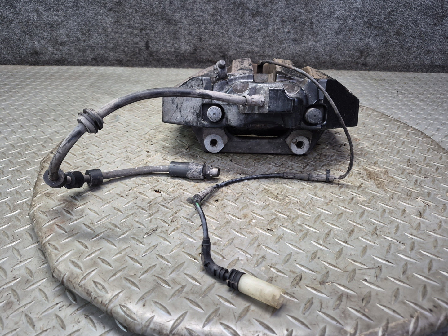 2006-2010 BMW E63 E64 M6 Front Left & Right Side Brake Caliper Set of 2
