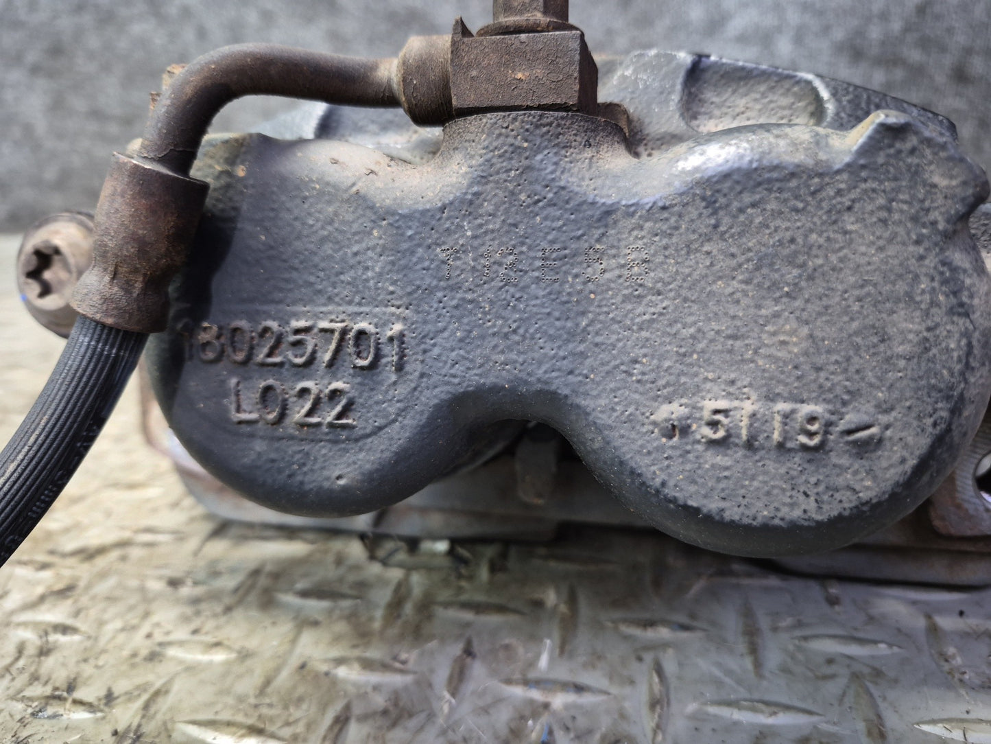 2003-2009 Hummer H2 AWD Rear Left & Right Brake Caliper Set of 2