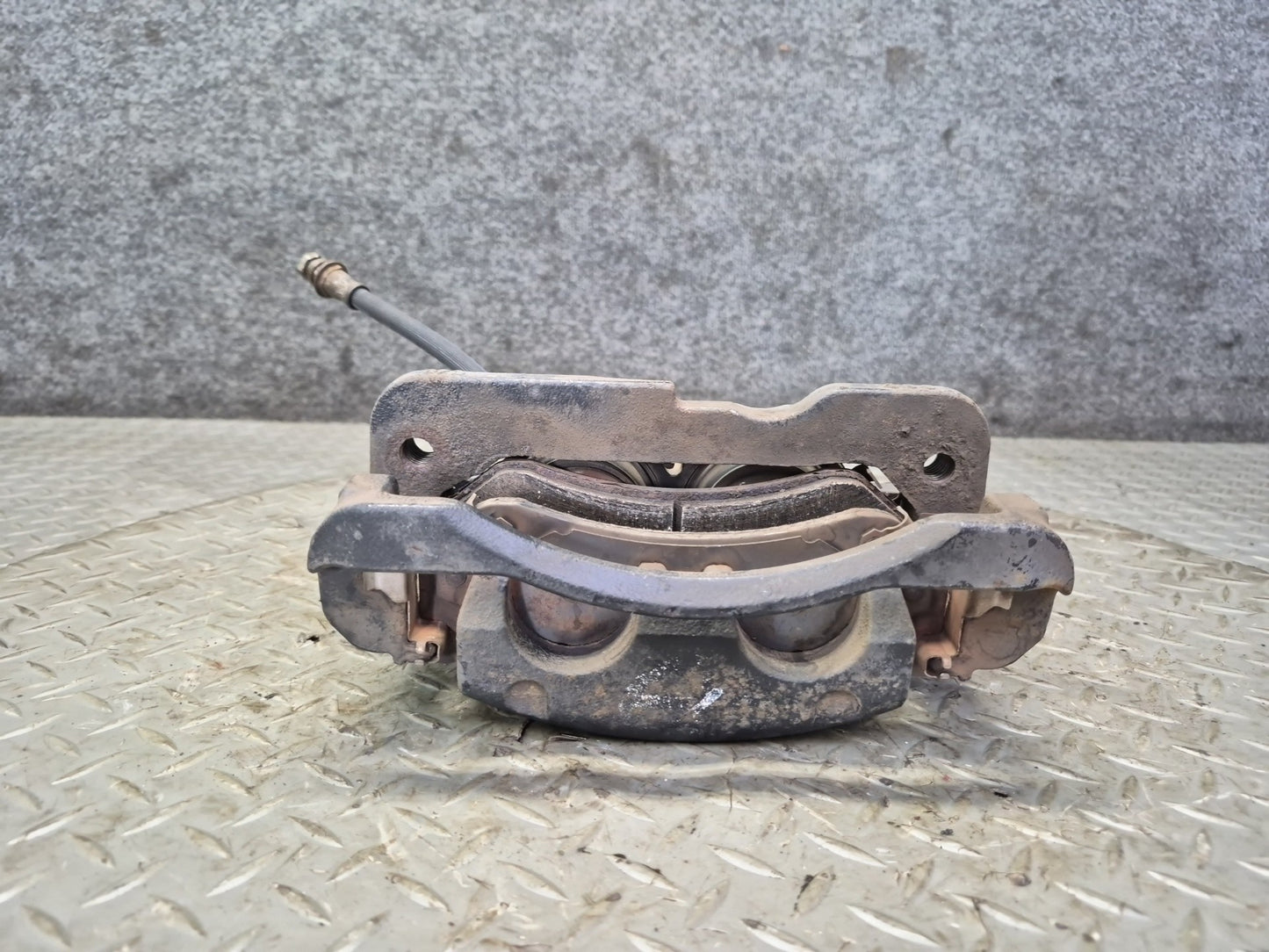 2003-2009 Hummer H2 AWD Rear Left & Right Brake Caliper Set of 2