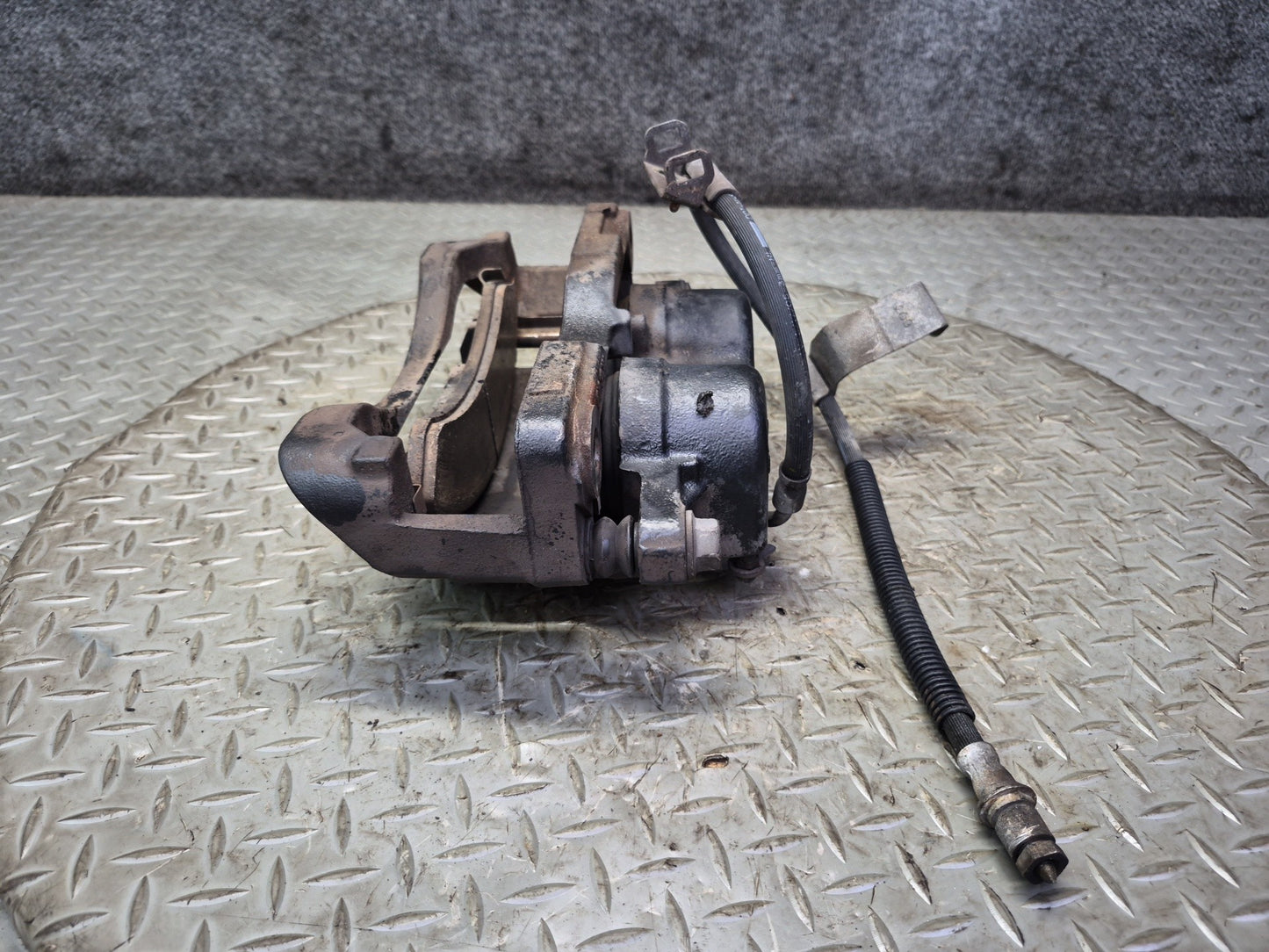2003-2009 Hummer H2 AWD Front Left & Right Brake Caliper Set of 2