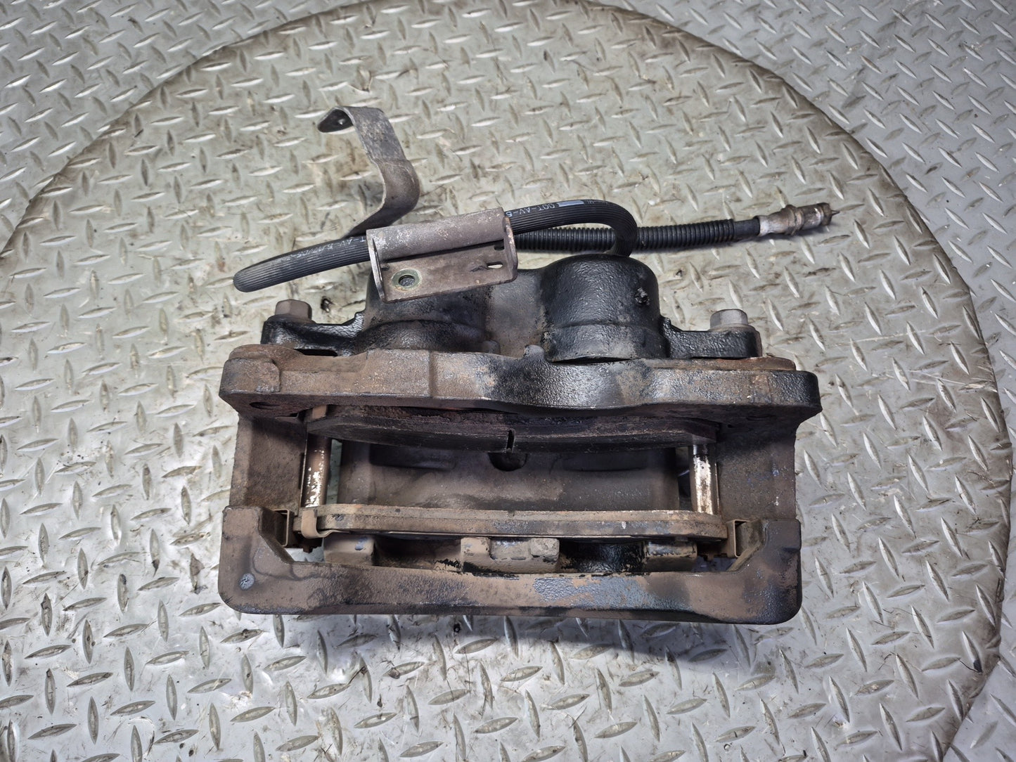 2003-2009 Hummer H2 AWD Front Left & Right Brake Caliper Set of 2