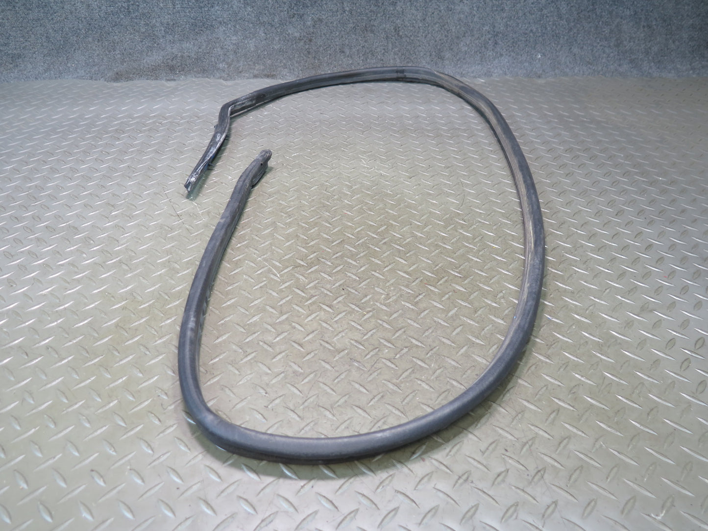 94-02 Mercedes R129 SL500 Left Door Window Weatherstrip Rubber Seal Set OEM