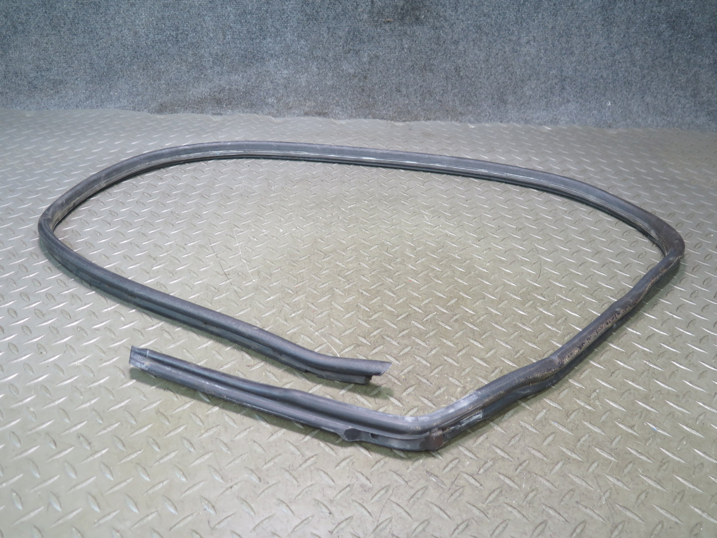 94-02 Mercedes R129 SL500 Right Door Window Weatherstrip Rubber Seal Set OEM