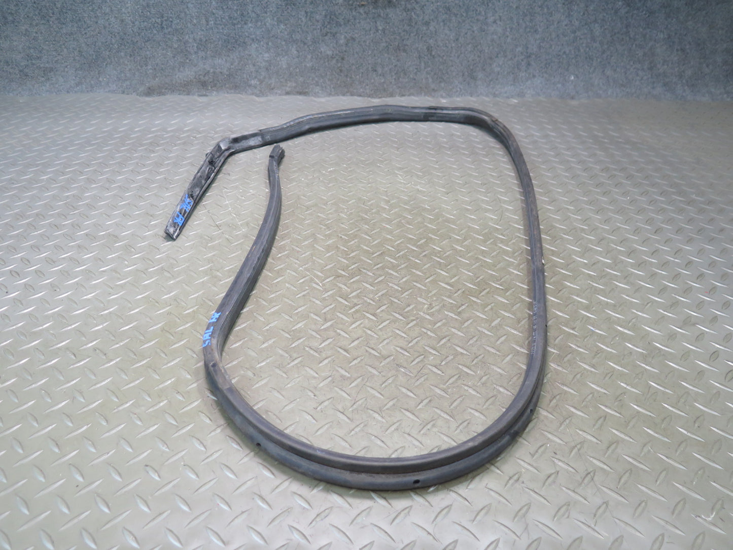 94-02 Mercedes R129 SL500 Right Door Window Weatherstrip Rubber Seal Set OEM