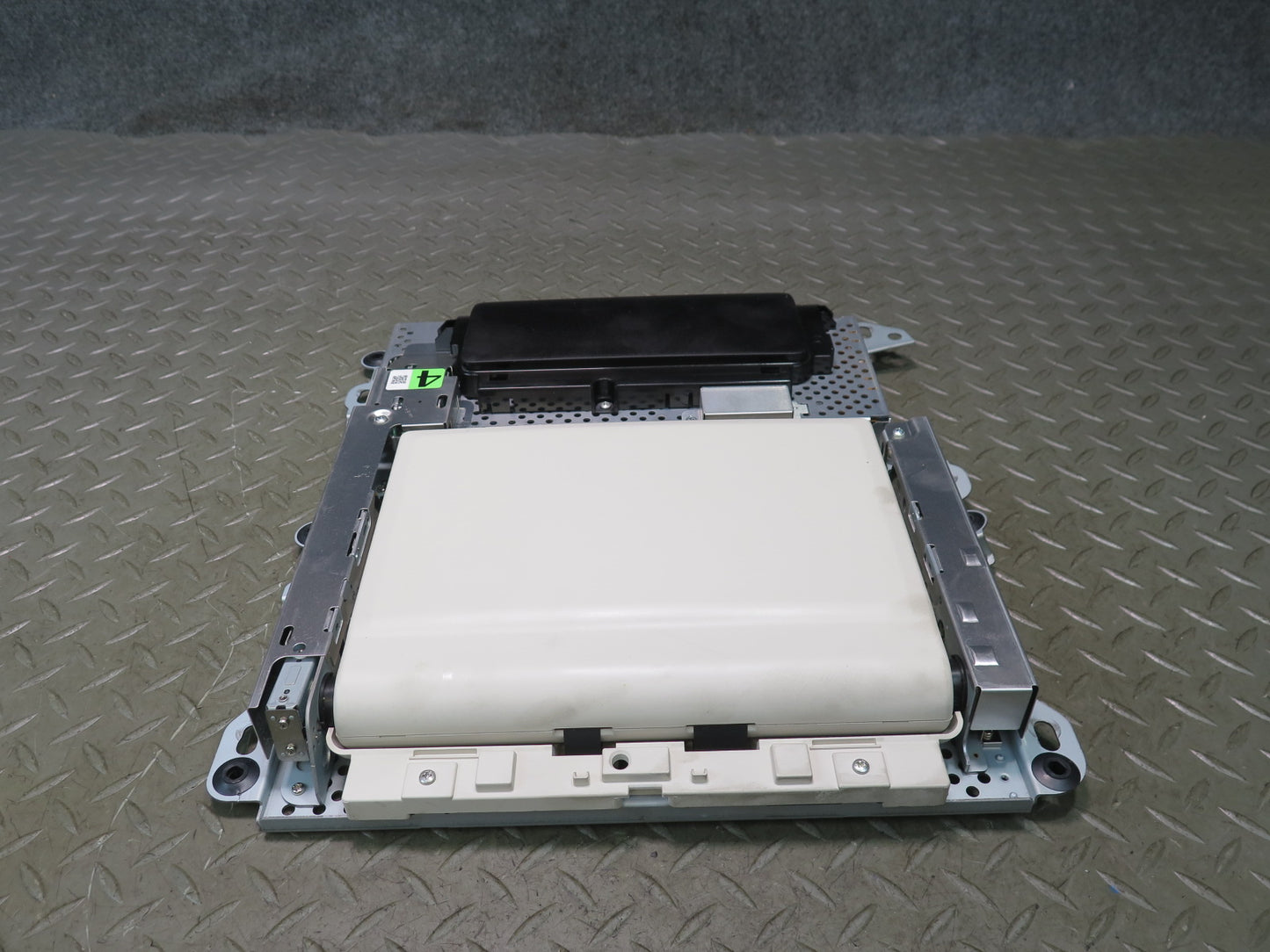 08-09 Lexus UVF46L LS600h OOF Mounted Rear TV Display Monitor Screen 86680-50080